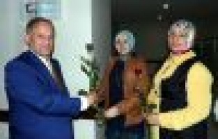 ÖZET, KADINLAR GÜNÜ DOLAYISIYLA YEMEK VERDİ