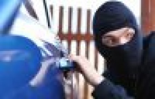 Park halindeki kamyonet çalındı