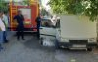 Park halindeki otomobil yandı