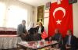 Pekmez’den,  şehit ailelerine ziyaret 