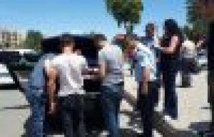 Plakası bulunmayan şüpheli araç polisi harekete geçirdi