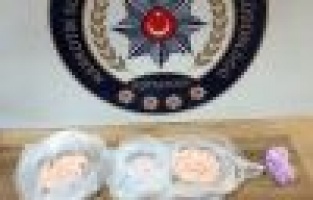 Polis, 700 adet uyuşturucu hap ele geçirdi