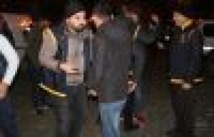 Polis ekiplerinden yılbaşı uygulaması