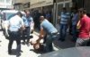 Polise saldırı: 2 yaralı