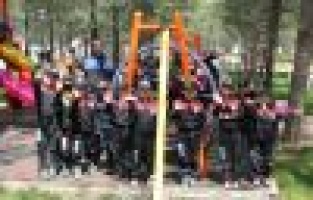 POLİSLER ÖĞRENCİLERLE BİR ARAYA GELDİ