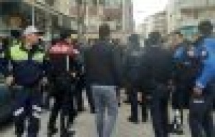 Polisten sokak kavgasına biber gazlı müdahale