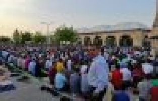 Ramazan Bayramında camiler dolup taştı