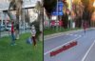 Refüjde Top Oynayan Çocuklar Yürekleri Ağza Getiriyor