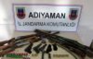 Ruhsatsız Silahlar Ele Geçirildi