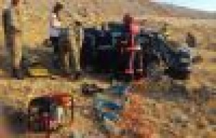 Şarampole yuvarlanan araçtaki 3 kişi yaralandı