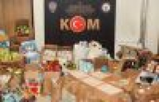 Sarılmış sigaralar, makoronlar ve sigara kağıtları ele geçirildi