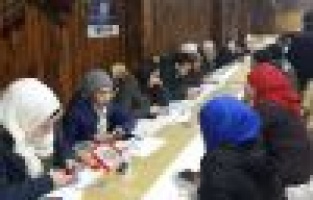 Savaştan kaçan ailelere kışlık kart verildi 