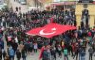 Şehitlere saygı, hain saldırıya tepki yürüyüşü yapıldı