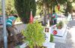 Şehitliğin bakımı hükümlülerden