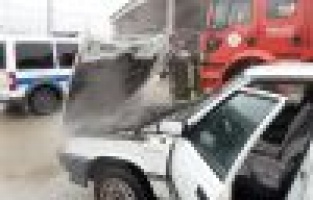 Seyir halindeki otomobil yandı