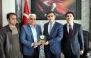 Sincik Gönüllüleri Spor Kulübünden Kaymakam Sağ'a, Plaket