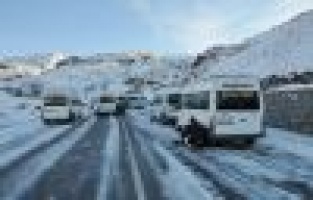 Sincik İlçesinde Elektrik Direkleri Devrildi