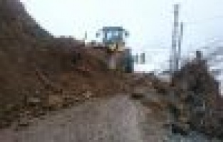 Sincik-Malatya karayolunda heyelan