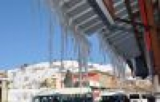 Sincik’te Dondurucu Soğuk Buz Sarkıkları Oluşturdu