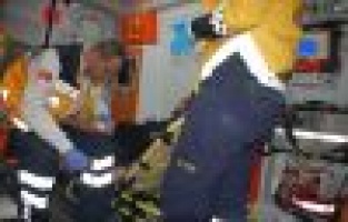 Sokak Ortasında Bıçaklandı