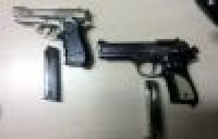 Şüpheli Kişilerden 2 Tabanca Ele Geçirildi