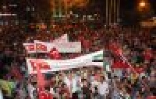 Suriyeliler ‘sivil iradeye’ sahip çıktı