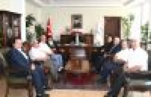 Süryani Cemaati Vali Pekmez ile bir araya geldi