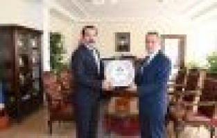 Tayini çıkan İdare Mahkemesi Başkanı Alper Ergüder’den Vali Kalkancı’ya veda ziyareti