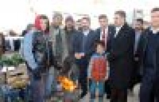 TBMM Başkan Vekili Aydın pazarcıların sorunlarını dinledi