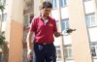 Tele takılan kuş kurtarıldı