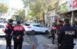 Telefon Yüzünden Silahlar Konuştu; 1 Yaralı