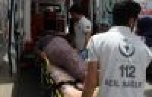  Temizlik yaparken merdivenden düştü