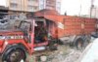 Terk Edilmiş Kamyon Yandı