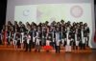 Tıp Fakültesinde mezuniyet coşkusu