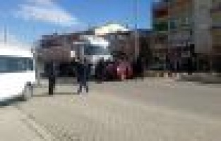 Tır Otomobili Sürükledi