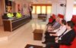 Trafik polisleri, minibüs ve servis sürücüleri toplantı yaptı