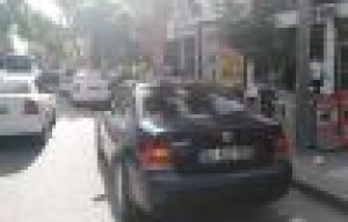 Trafik polisleri uyarı levhasına aldırış etmeyenleri affetmedi