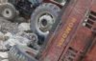 Traktör dereye yuvarlandı: 1 ölü, 3 yaralı