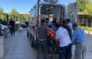 Traktör ile motosiklet çarpıştı: 2 yaralı