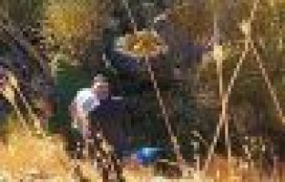 Traktör şarampole yuvarlandı: 1 ölü