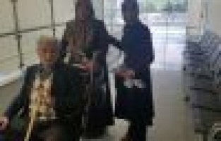 Tügva’dan çalışan kadınlara karanfil