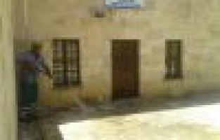 Türbelerde temizlik çalışması yapılıyor