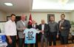 Türkiye Hentbol Federasyonu’ndan Rektör Gönüllü’ye ziyaret