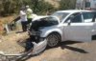 Üç otomobil birbirine girdi: 9 yaralı