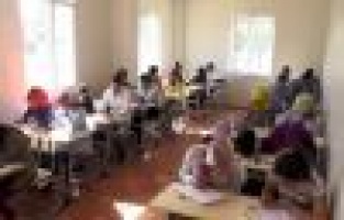 Üniversiteye hazırlanan gençlere yönelik kurs başladı