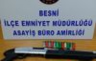 Uyuşturucu ve ruhsatsız tüfek ele geçirildi