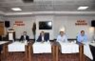 Vali Aykut Pekmez basın mensuplarıyla vedalaştı