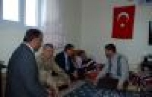 Vali Kalkancı gaziyi yalnız bırakmadı