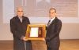 Vali Kalkancı gözyaşlarını tutamadı