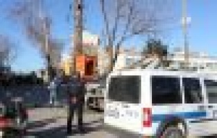 Valilik önünde bomba gibi patladı paniğe neden oldu